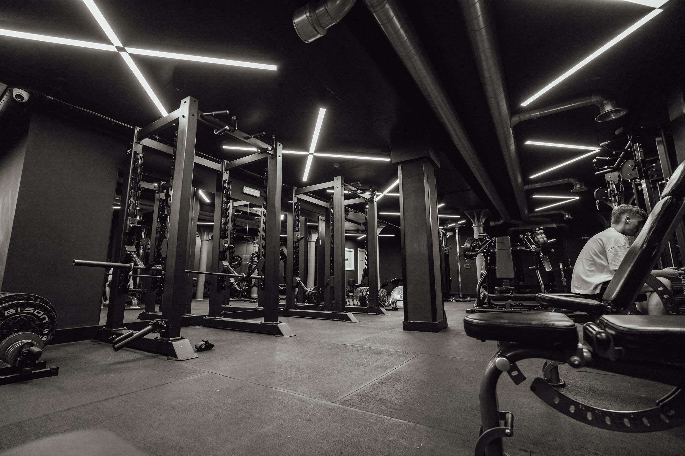 Home Workouts vs. Gym: What Actually Makes the Difference?